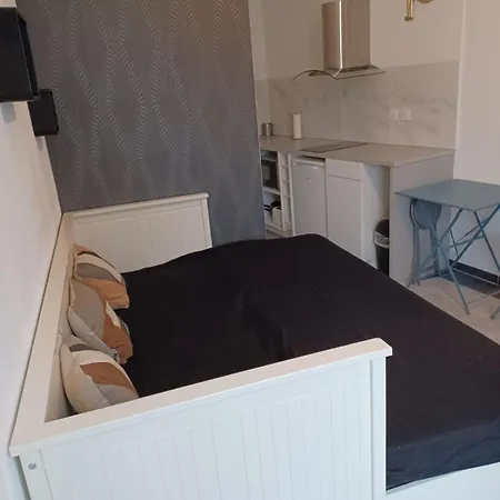Calme Avec Un Lit Apartment *
